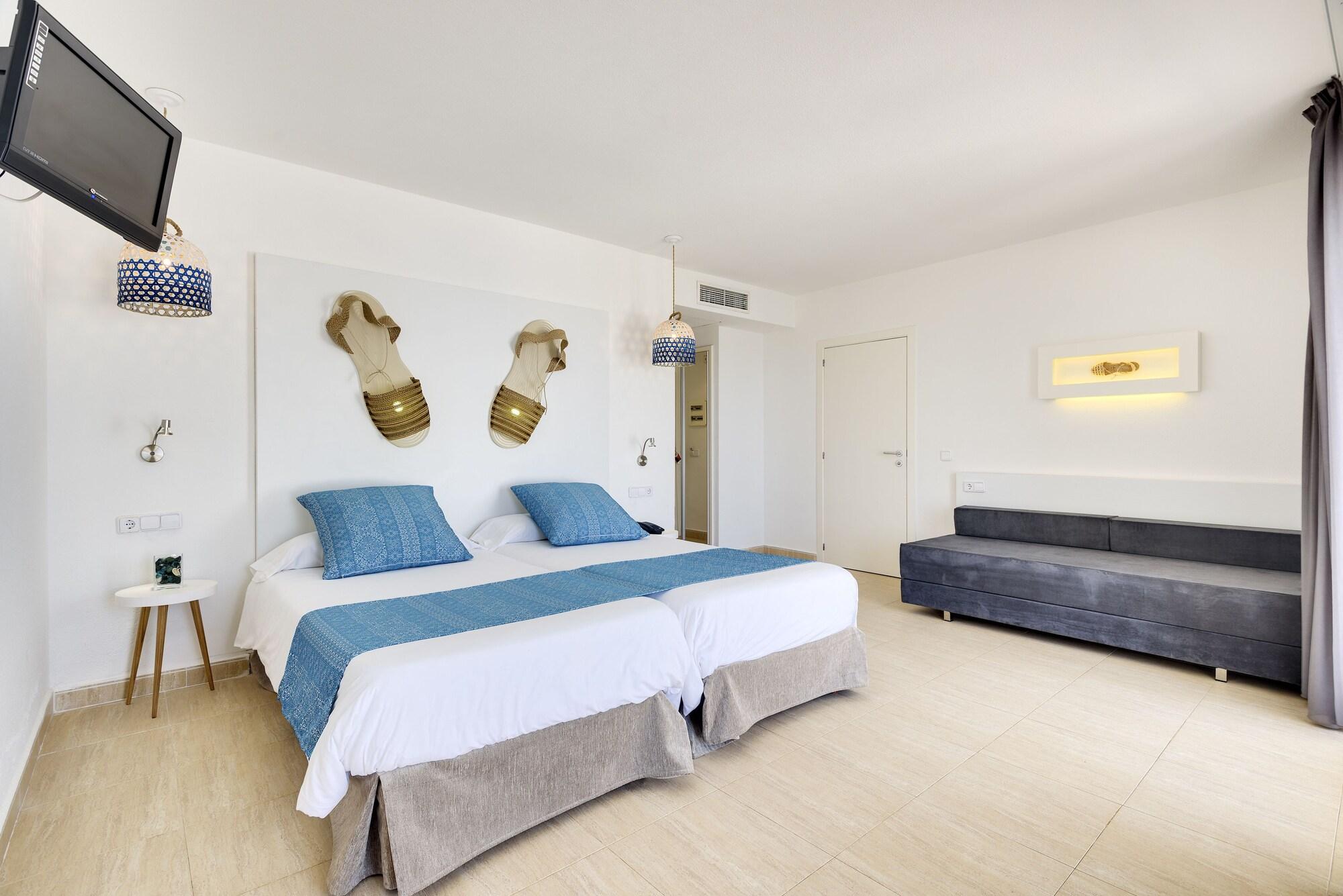 Aparthotel Tropic Garden Santa Eularia des Riu Exteriör bild