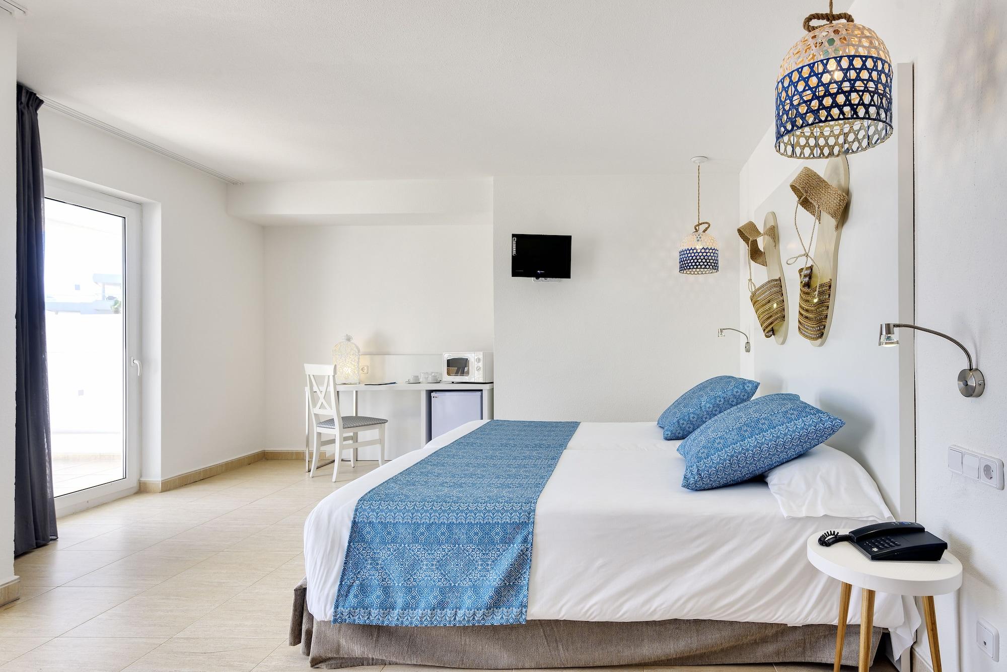 Aparthotel Tropic Garden Santa Eularia des Riu Exteriör bild