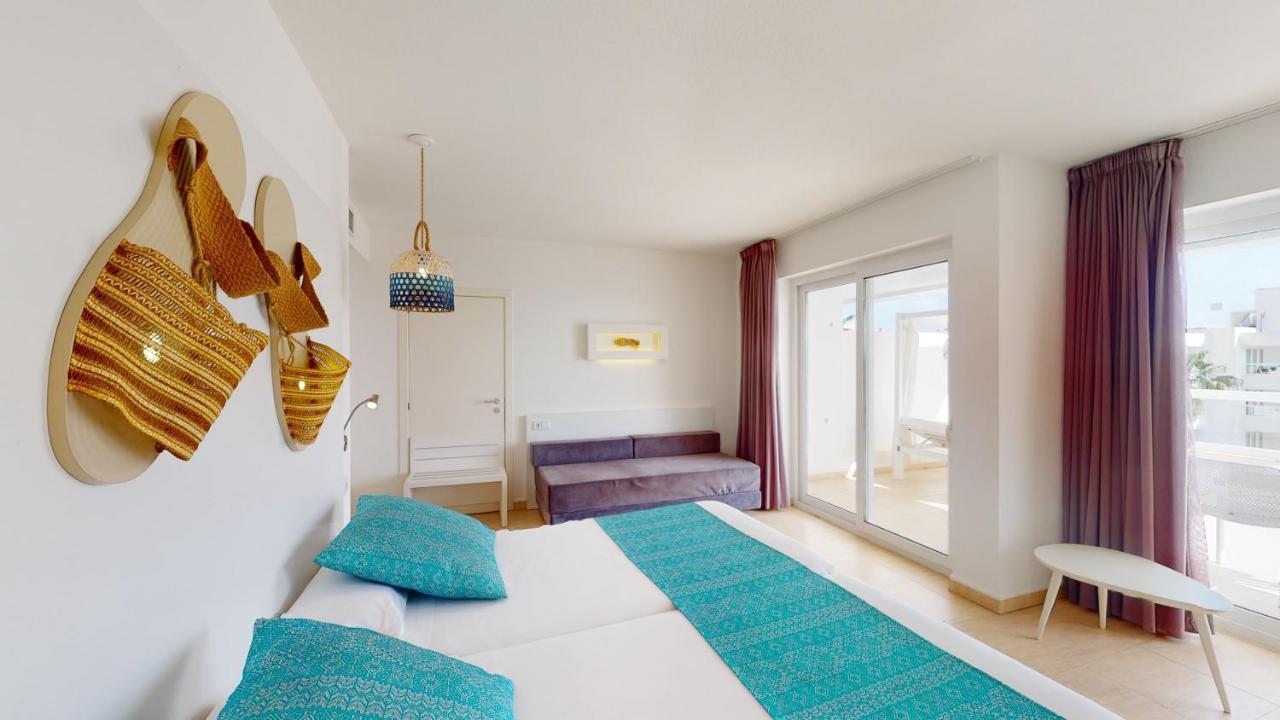 Aparthotel Tropic Garden Santa Eularia des Riu Exteriör bild