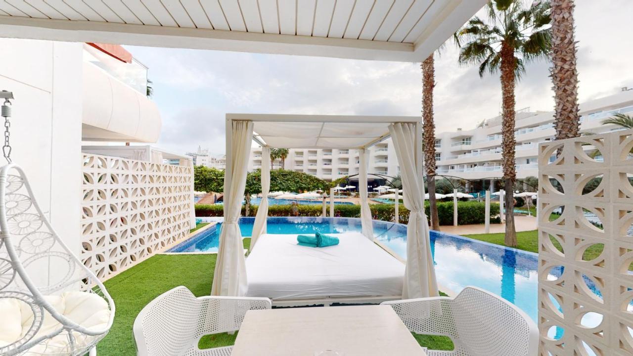 Aparthotel Tropic Garden Santa Eularia des Riu Exteriör bild