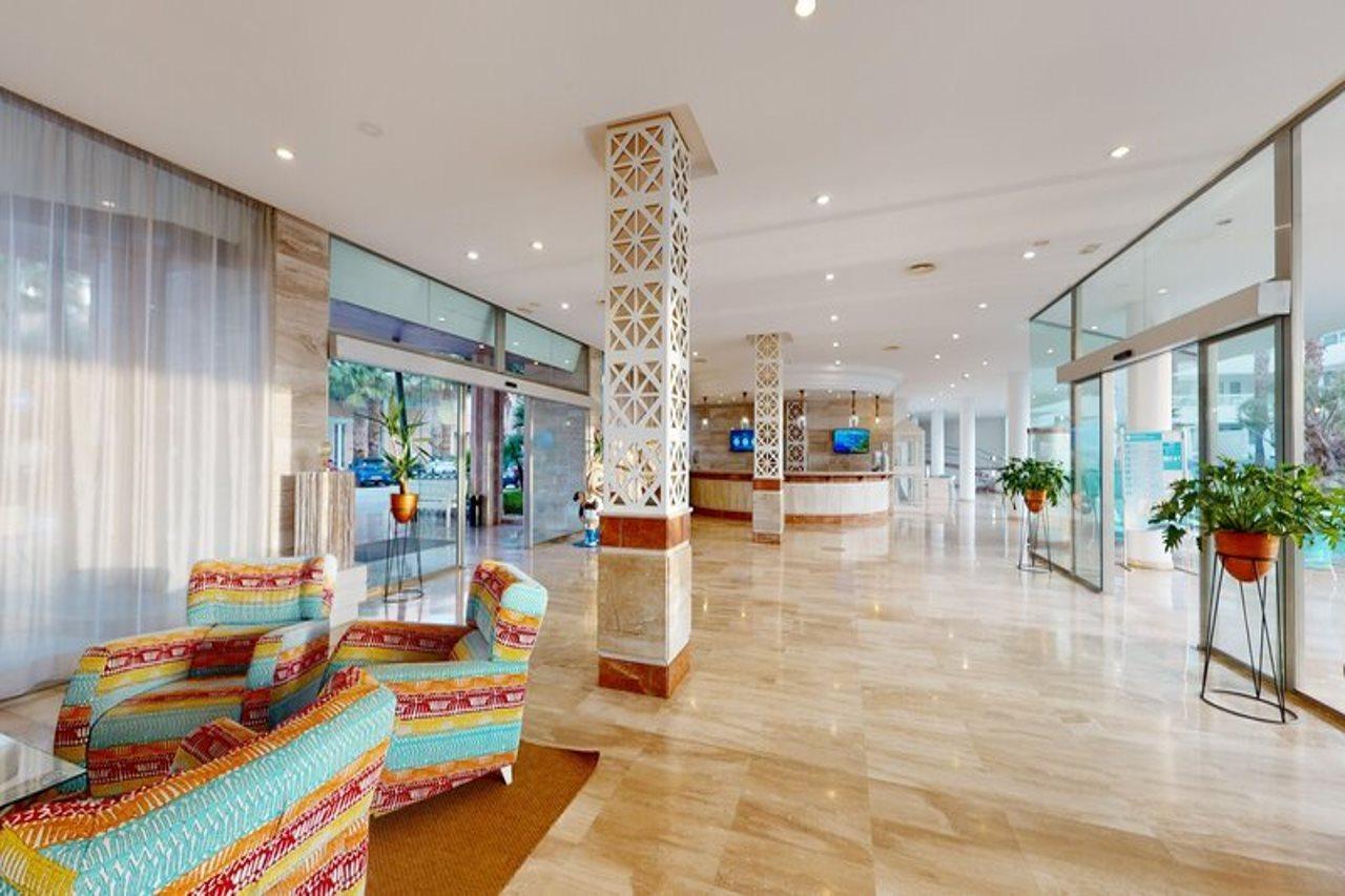 Aparthotel Tropic Garden Santa Eularia des Riu Exteriör bild