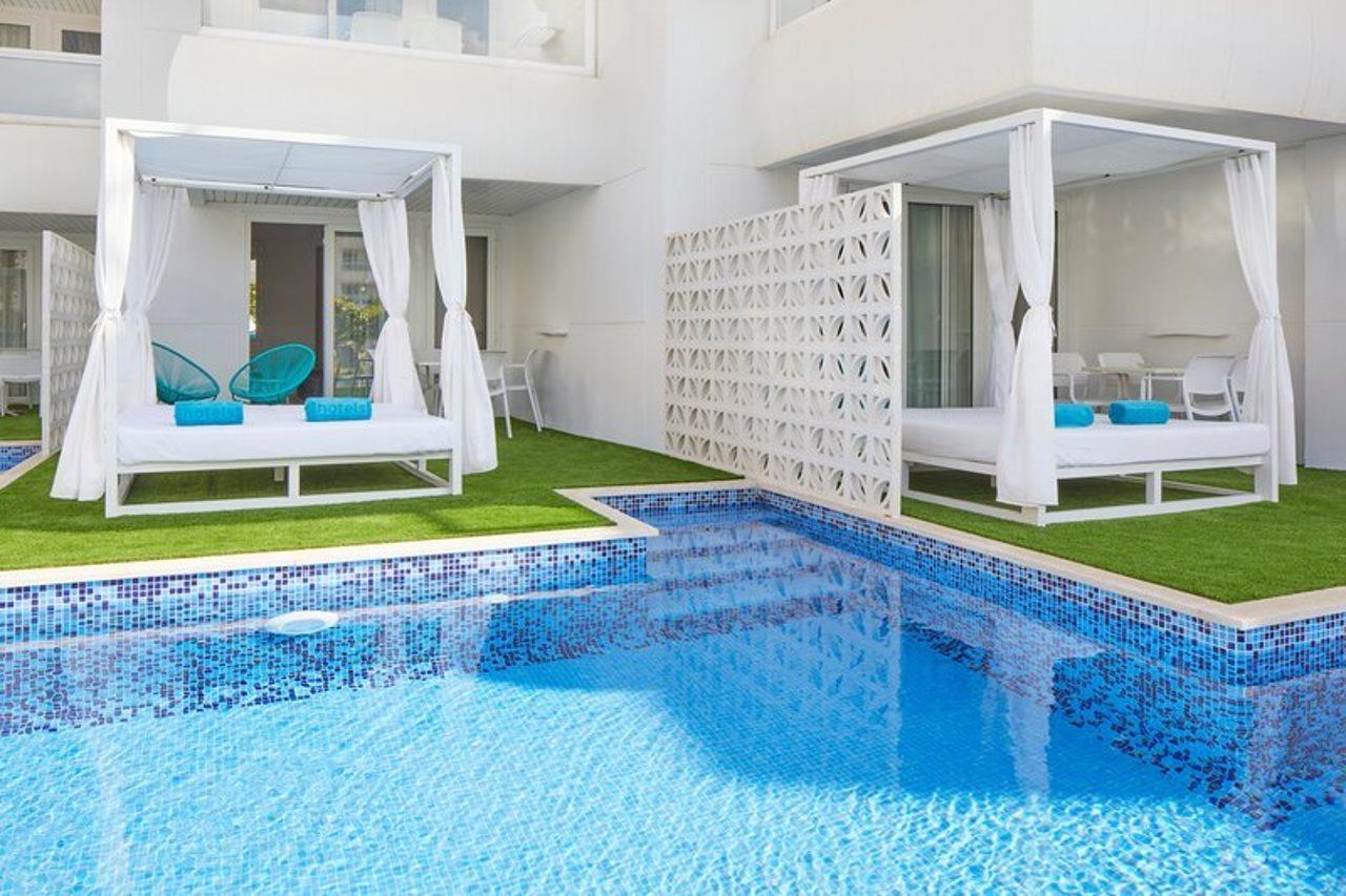 Aparthotel Tropic Garden Santa Eularia des Riu Exteriör bild
