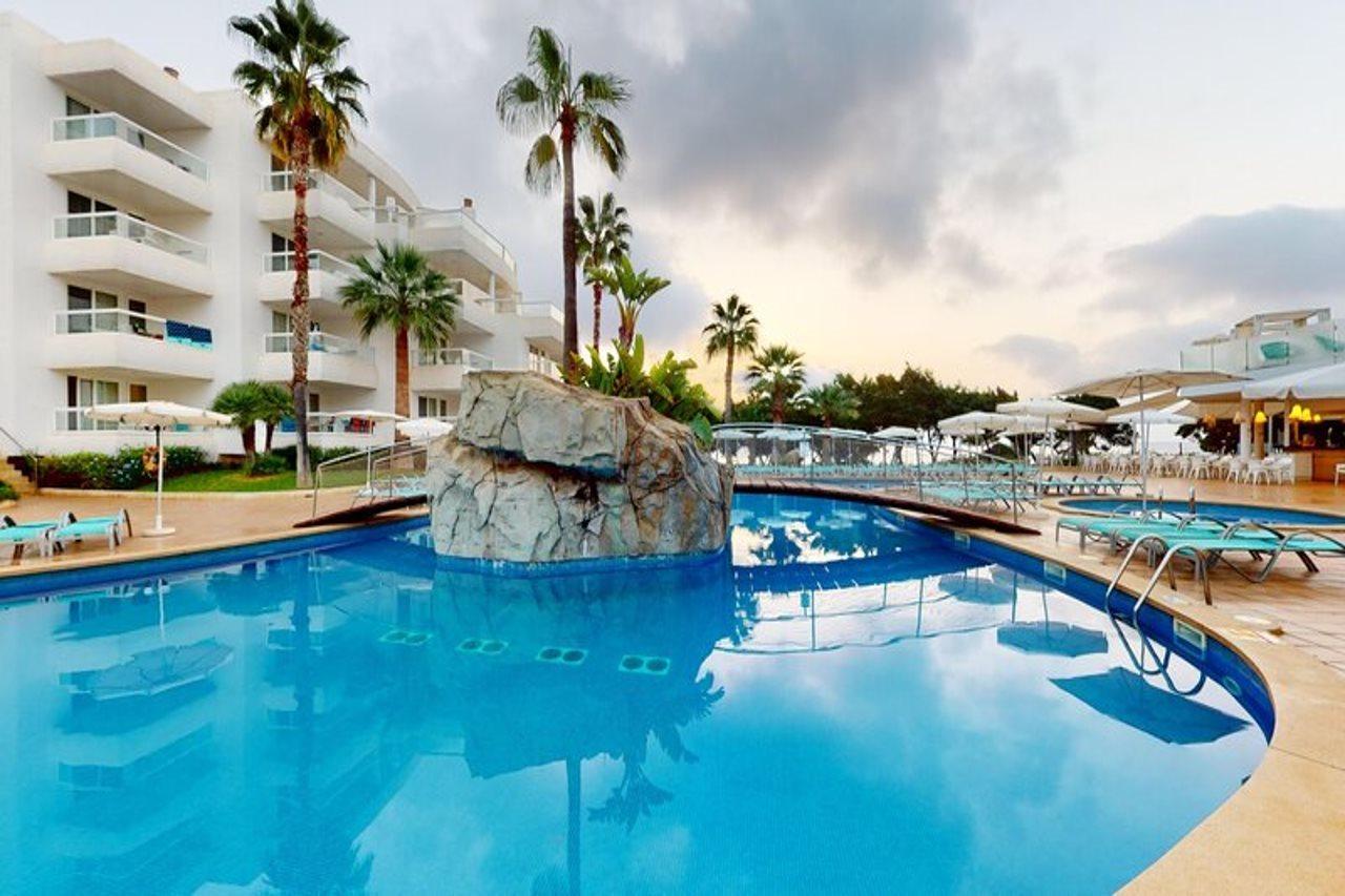 Aparthotel Tropic Garden Santa Eularia des Riu Exteriör bild