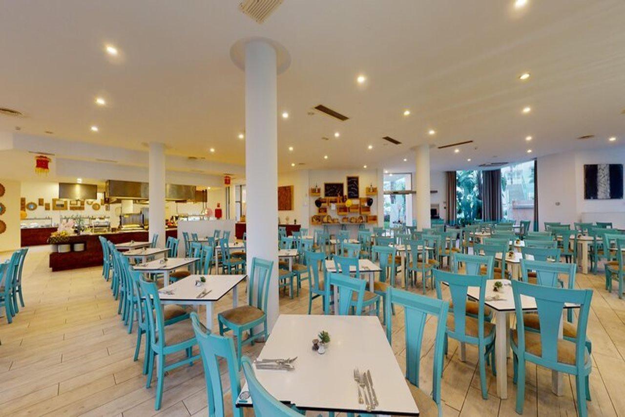 Aparthotel Tropic Garden Santa Eularia des Riu Exteriör bild