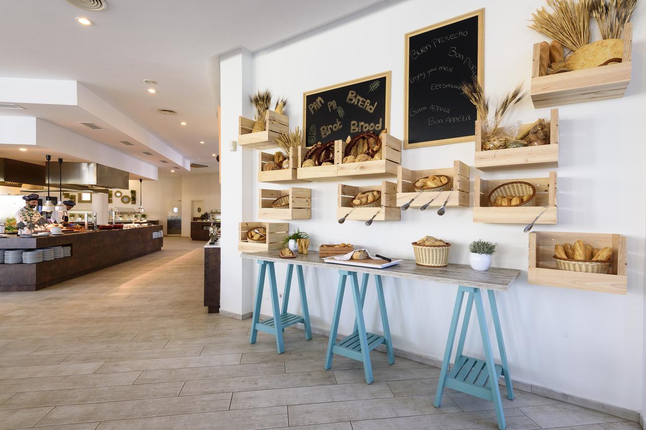 Aparthotel Tropic Garden Santa Eularia des Riu Exteriör bild